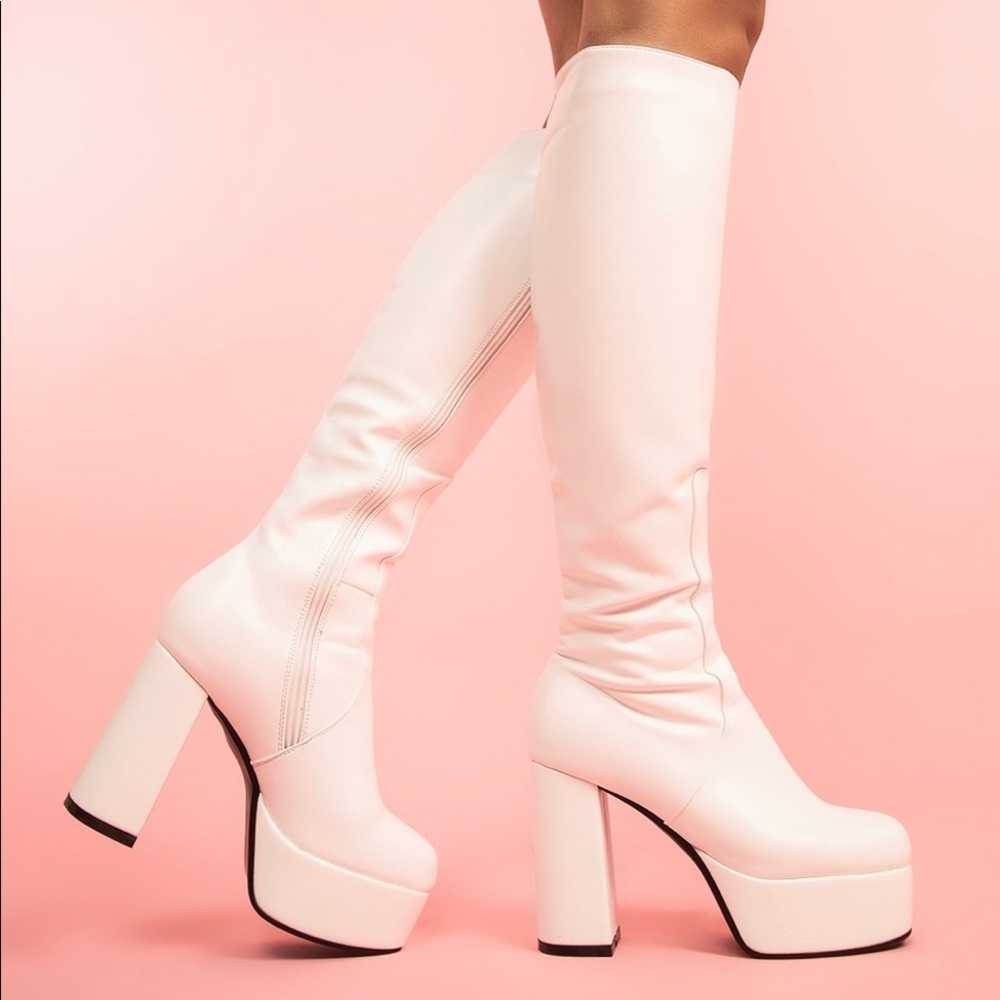 BRAND NEW LAMODA HIGH WHITE PLATFORM BOOTS